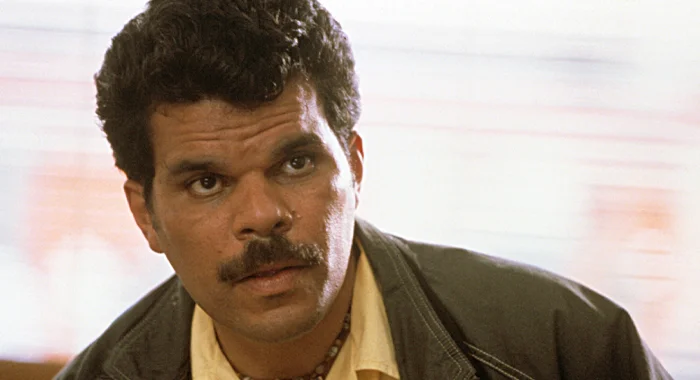 Luis Guzmán in Traffic (2000)